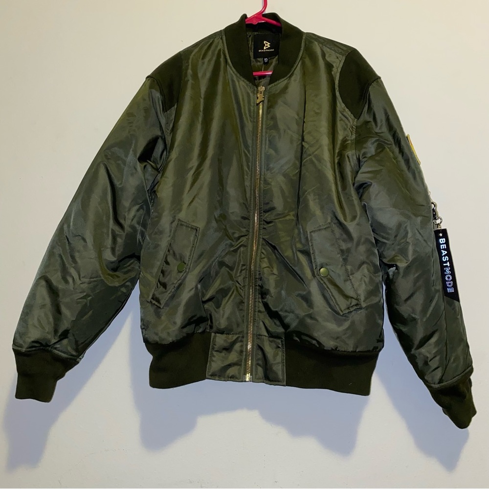 Beastmode Marshawn Lynch Army Green Bomber style Jacket Mens XL NWT
